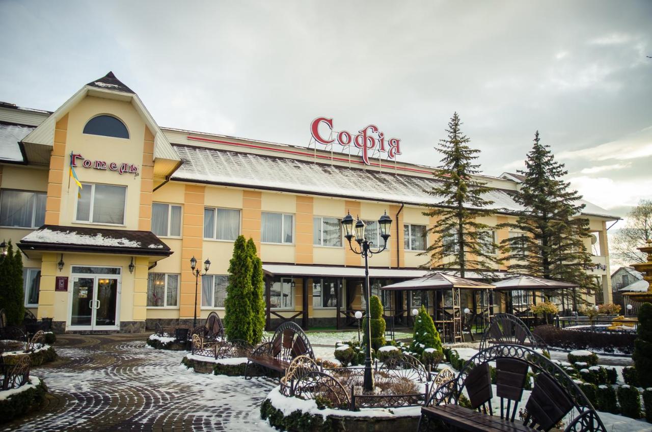 Готель Софія Dolyna Bagian luar foto