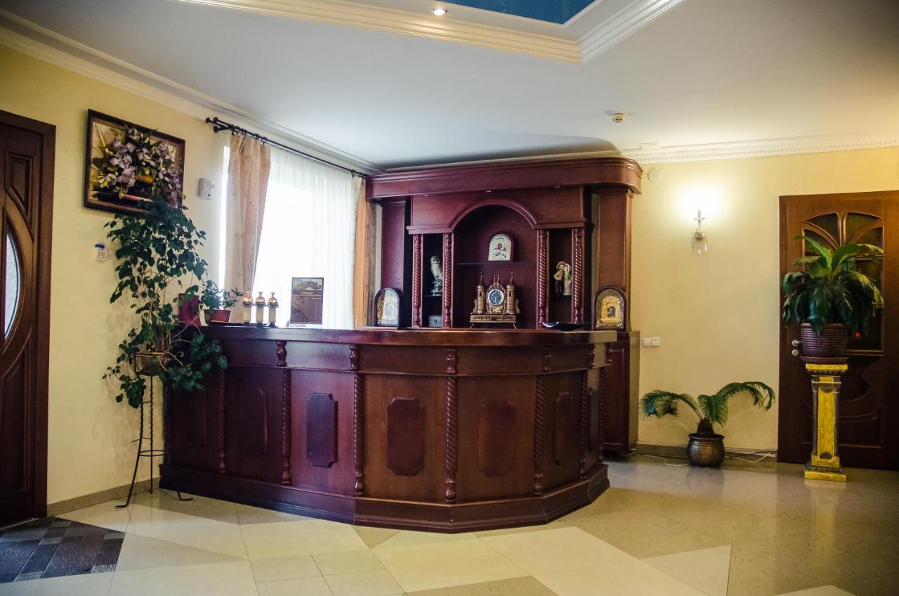 Готель Софія Dolyna Bagian luar foto